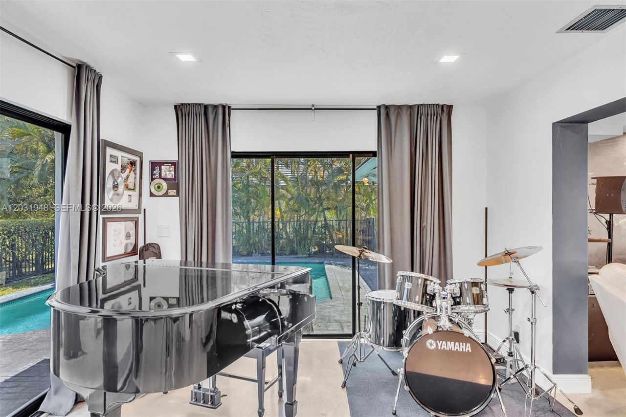 5602 S Travelers Palm Ln , Tamarac, FL 33319 Photo