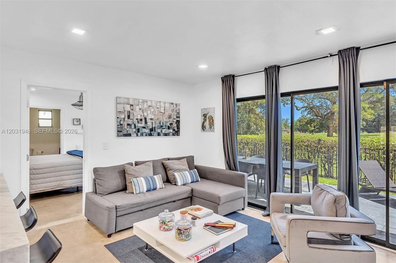 5602 S Travelers Palm Ln , Tamarac, FL 33319 Photo