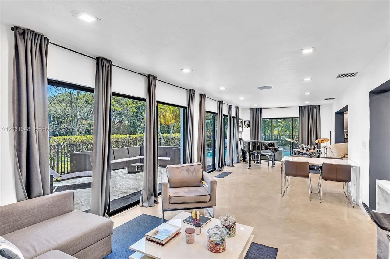 5602 S Travelers Palm Ln , Tamarac, FL 33319 Photo