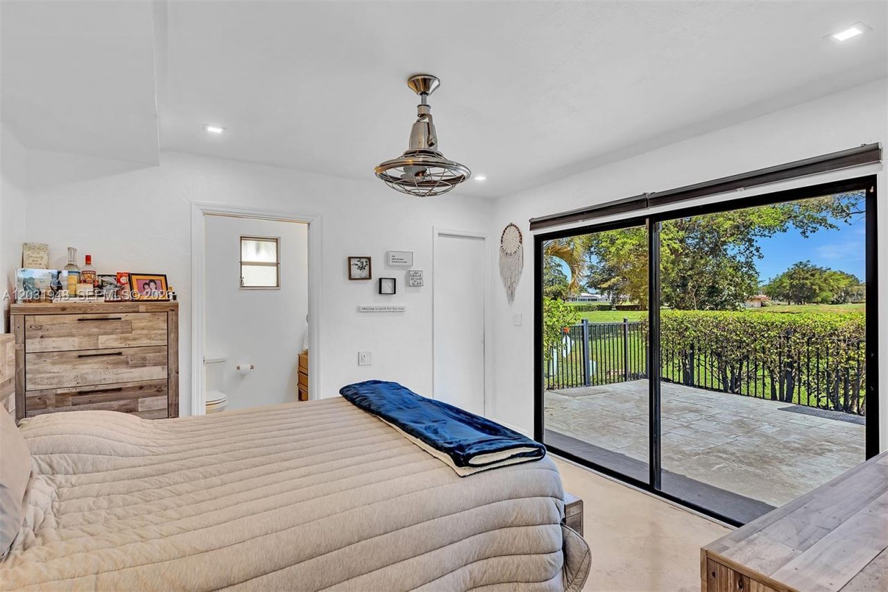 5602 S Travelers Palm Ln , Tamarac, FL 33319 Photo
