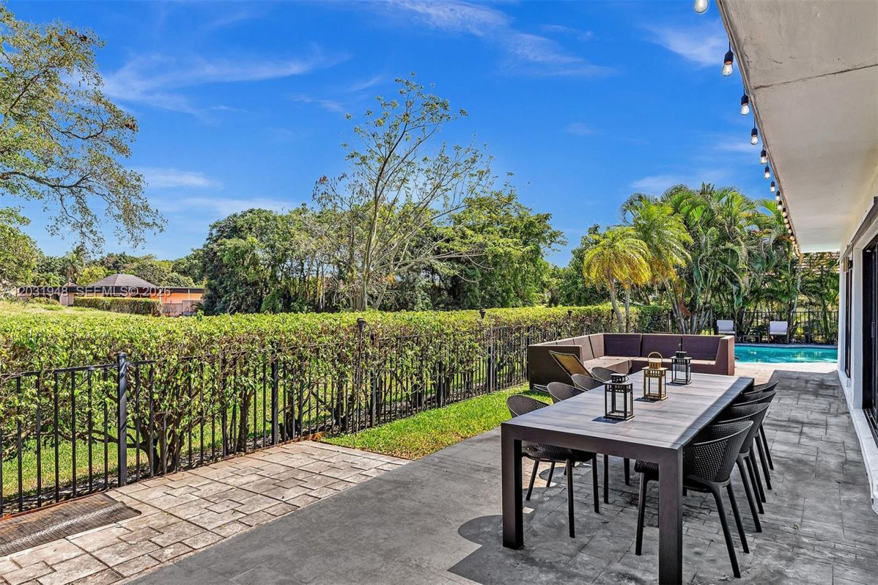5602 S Travelers Palm Ln , Tamarac, FL 33319 Photo