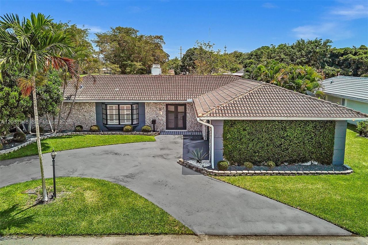 5602 S Travelers Palm Ln , Tamarac, FL 33319 Photo