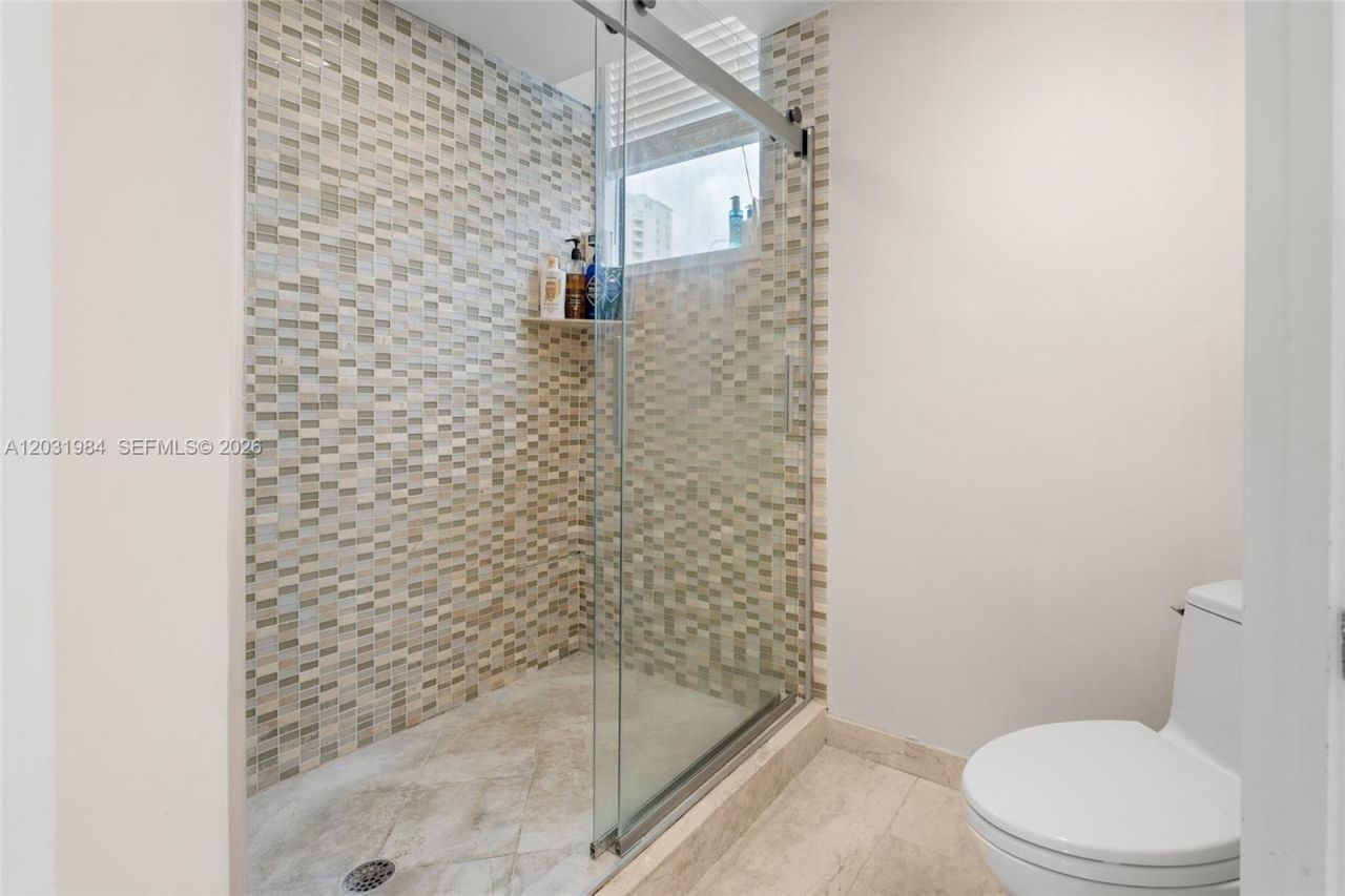 3370 Hidden Bay Dr , Unit 1205, Aventura, FL 33180 Photo