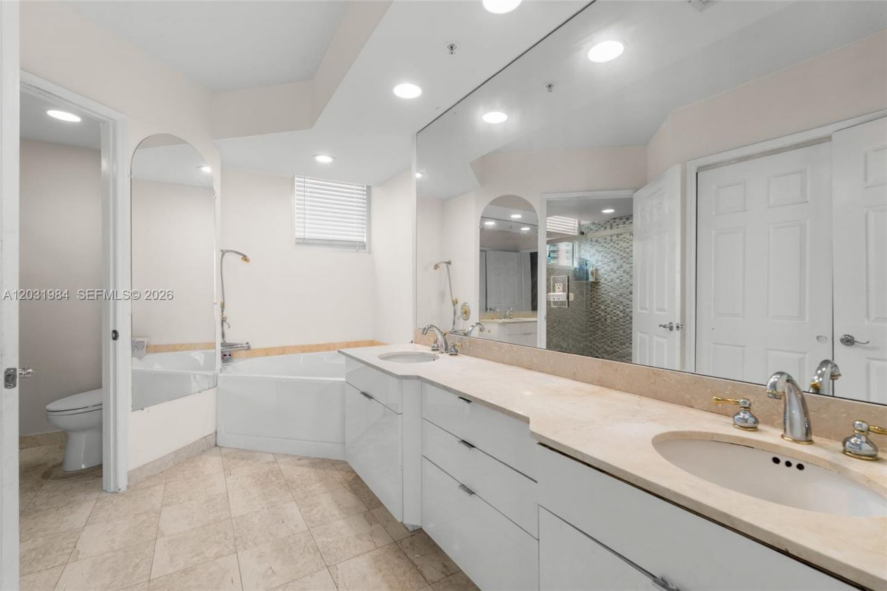 3370 Hidden Bay Dr , Unit 1205, Aventura, FL 33180 Photo