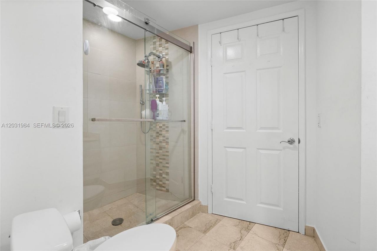 3370 Hidden Bay Dr , Unit 1205, Aventura, FL 33180 Photo