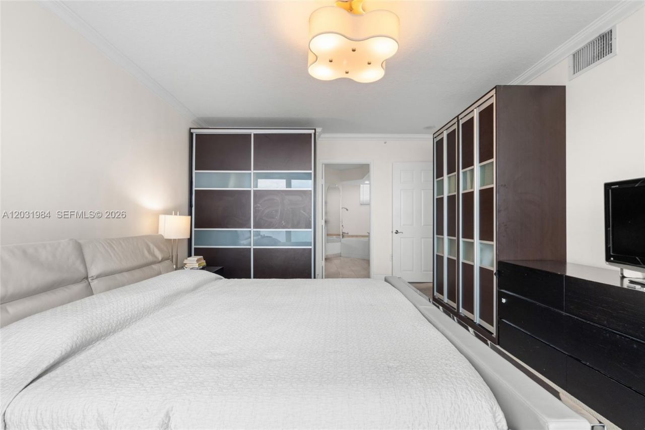 3370 Hidden Bay Dr , Unit 1205, Aventura, FL 33180 Photo