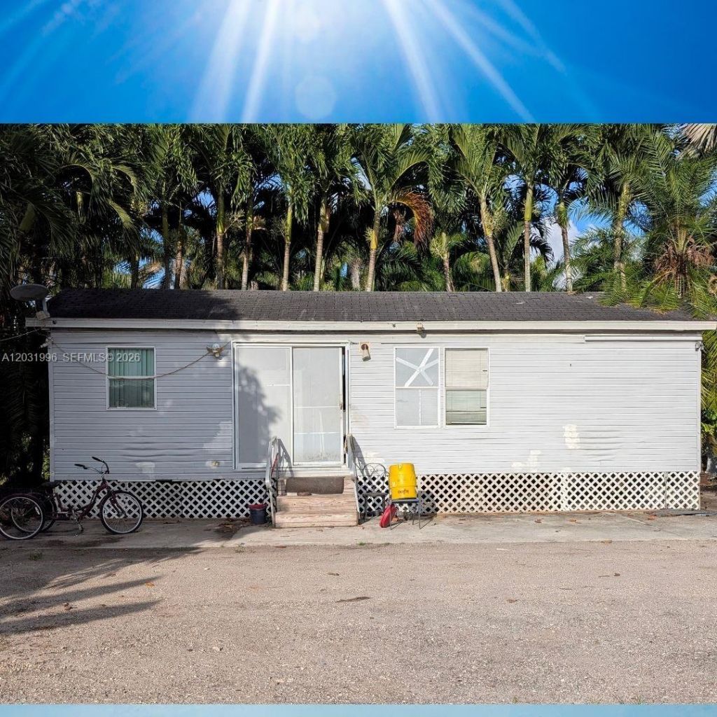17001 SW 204th St , Miami, FL 33187 Photo