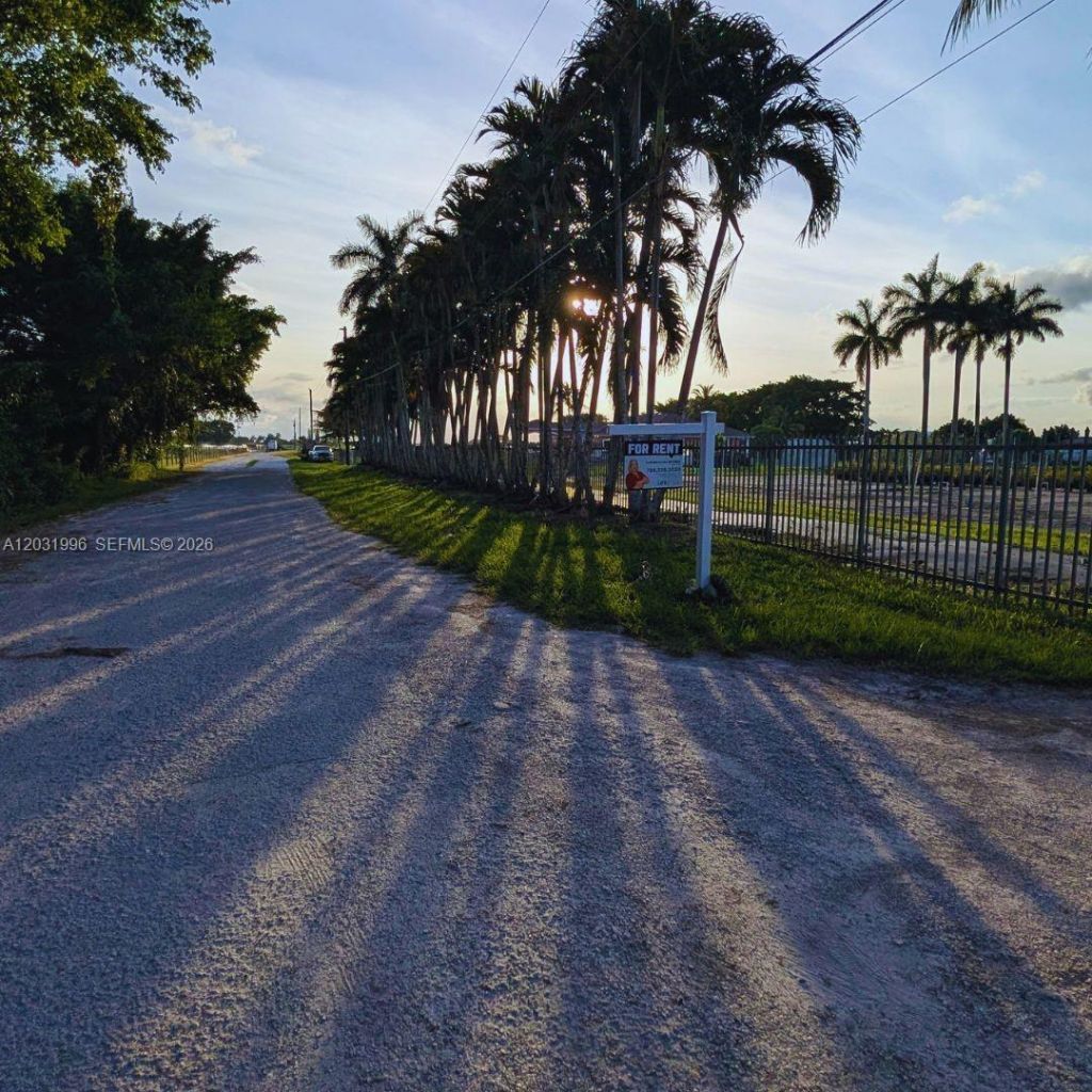 17001 SW 204th St , Miami, FL 33187 Photo