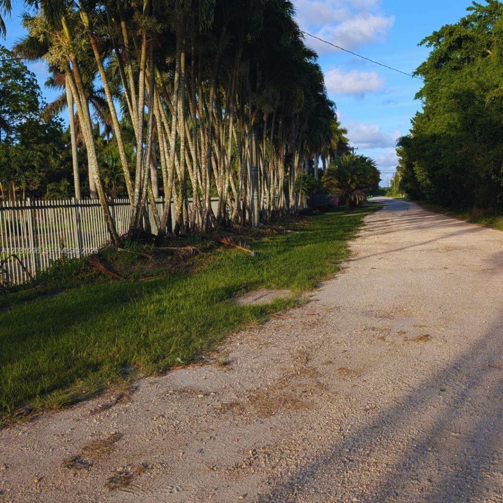 17001 SW 204th St , Miami, FL 33187 Photo