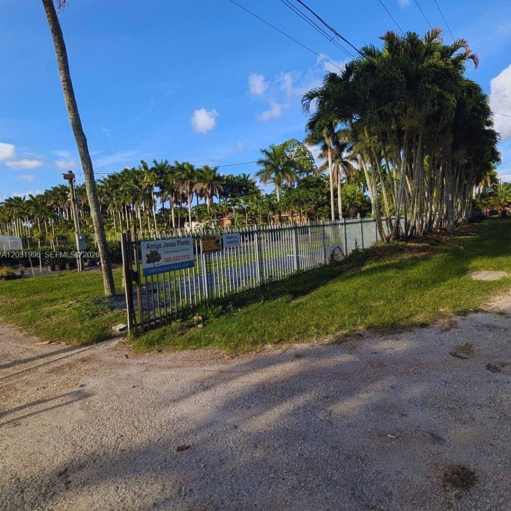 17001 SW 204th St , Miami, FL 33187 Photo