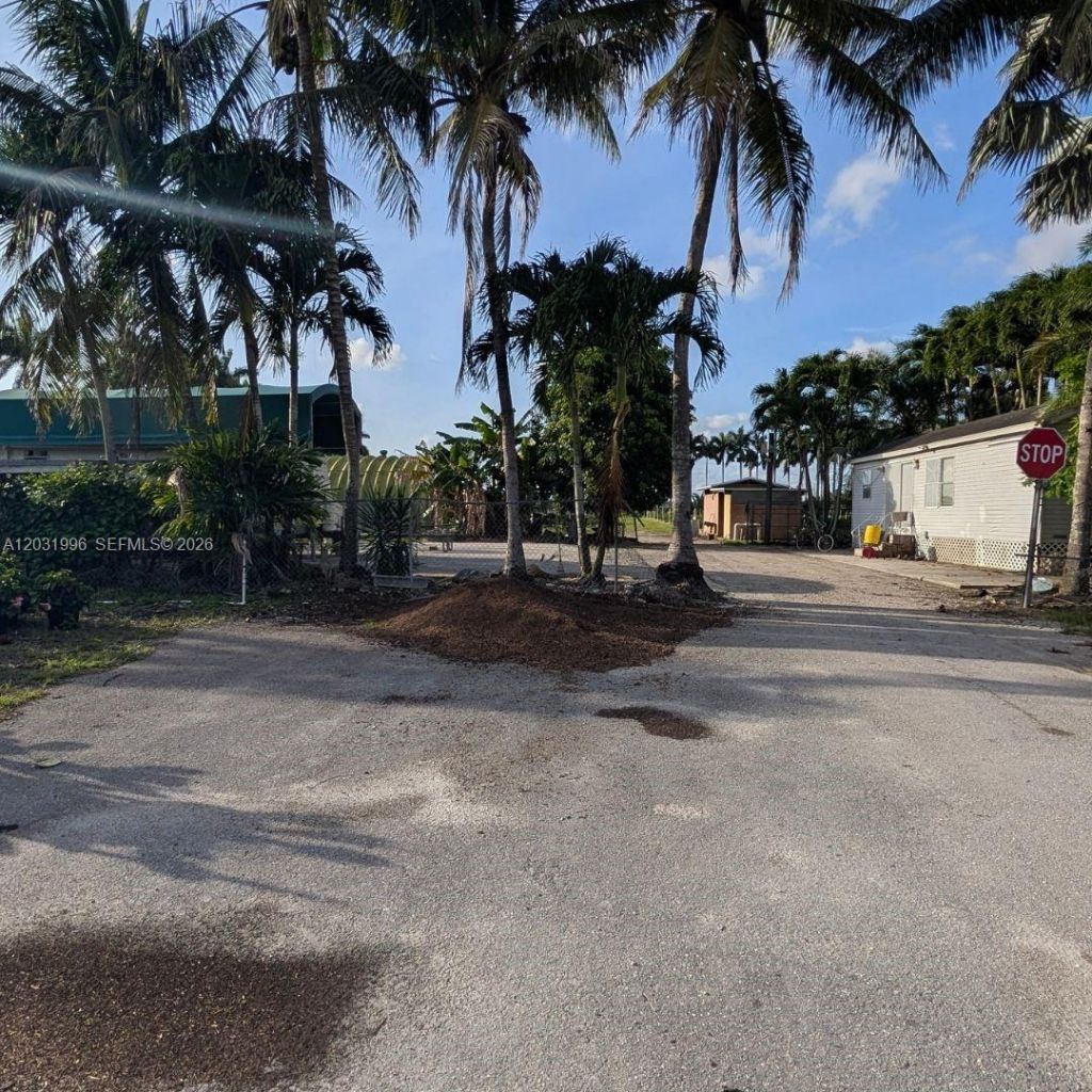 17001 SW 204th St , Miami, FL 33187 Photo
