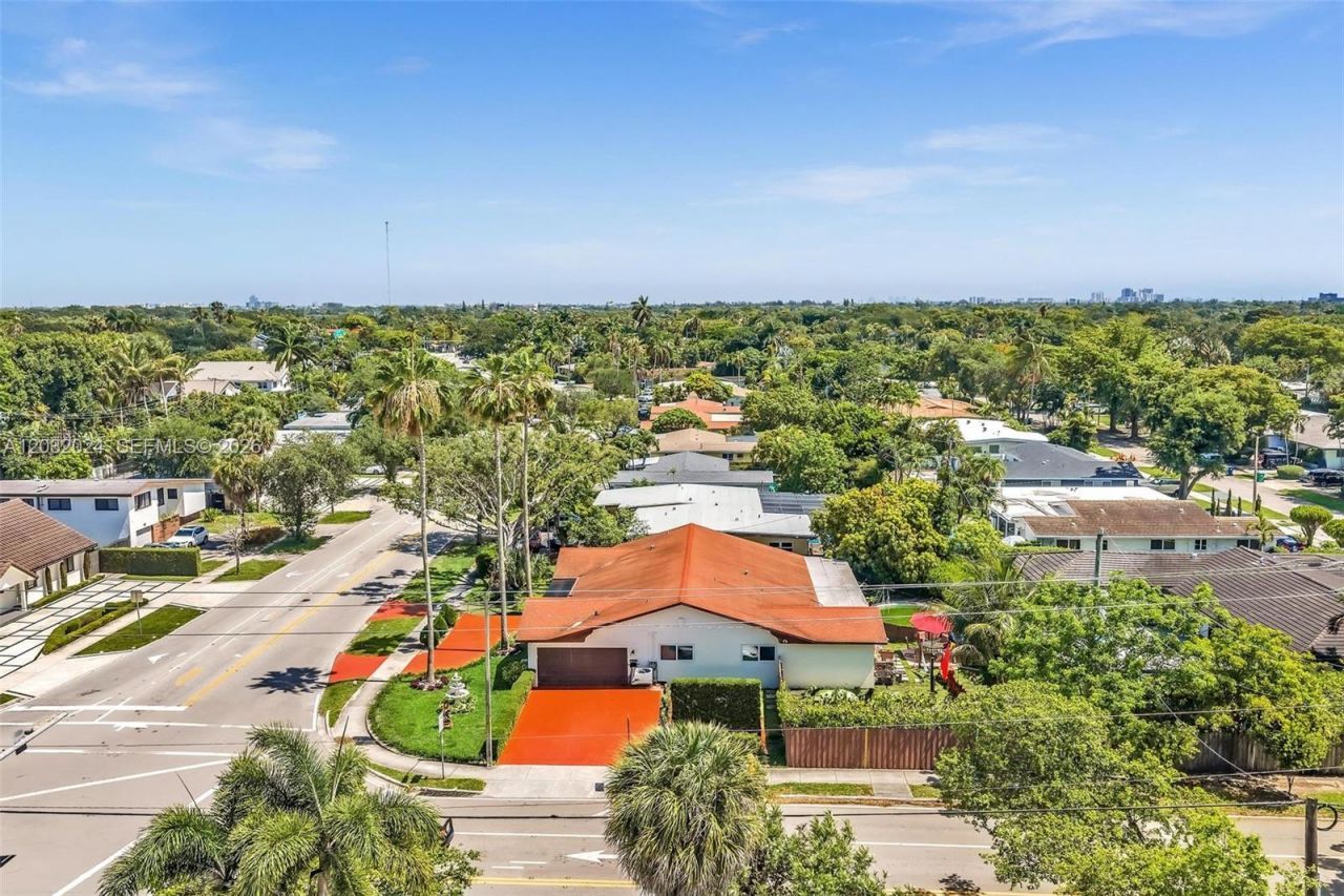 19901 Highland Lakes Blvd , Miami, FL 33179 Photo