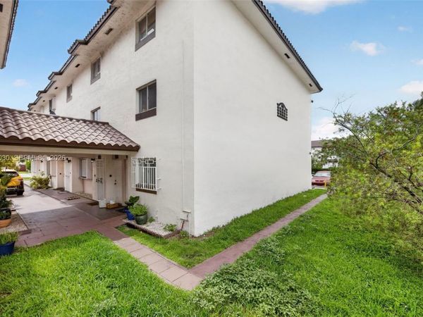 800 SW 104th Ct , Unit A-103, Miami, FL 33174