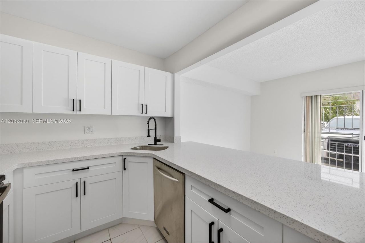 800 SW 104th Ct, Unit A-103, Miami, FL 33174 Photo