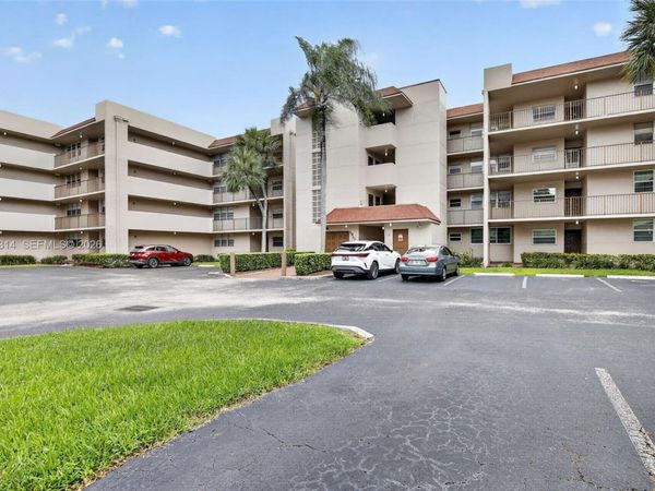 1911 Sabal Palm Dr , Unit 202, Davie, FL 33324