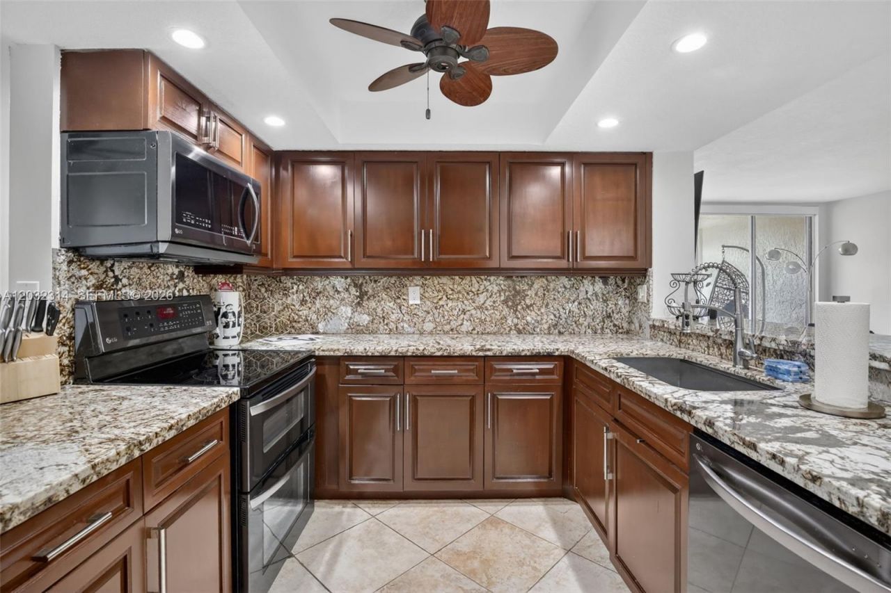 1911 Sabal Palm Dr , Unit 202, Davie, FL 33324 Photo