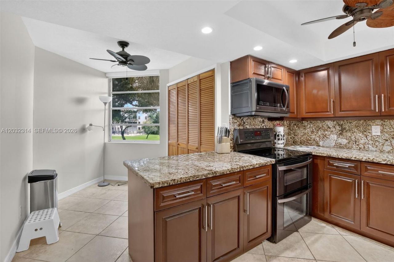 1911 Sabal Palm Dr , Unit 202, Davie, FL 33324 Photo