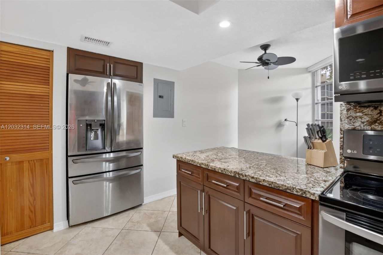 1911 Sabal Palm Dr , Unit 202, Davie, FL 33324 Photo