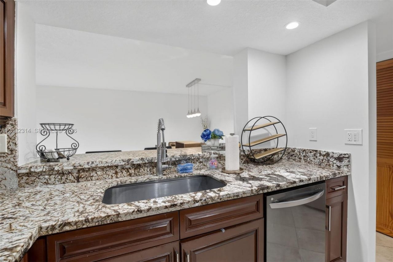 1911 Sabal Palm Dr , Unit 202, Davie, FL 33324 Photo