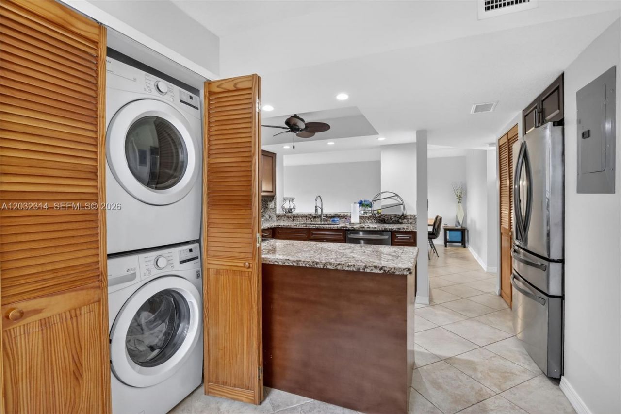 1911 Sabal Palm Dr , Unit 202, Davie, FL 33324 Photo