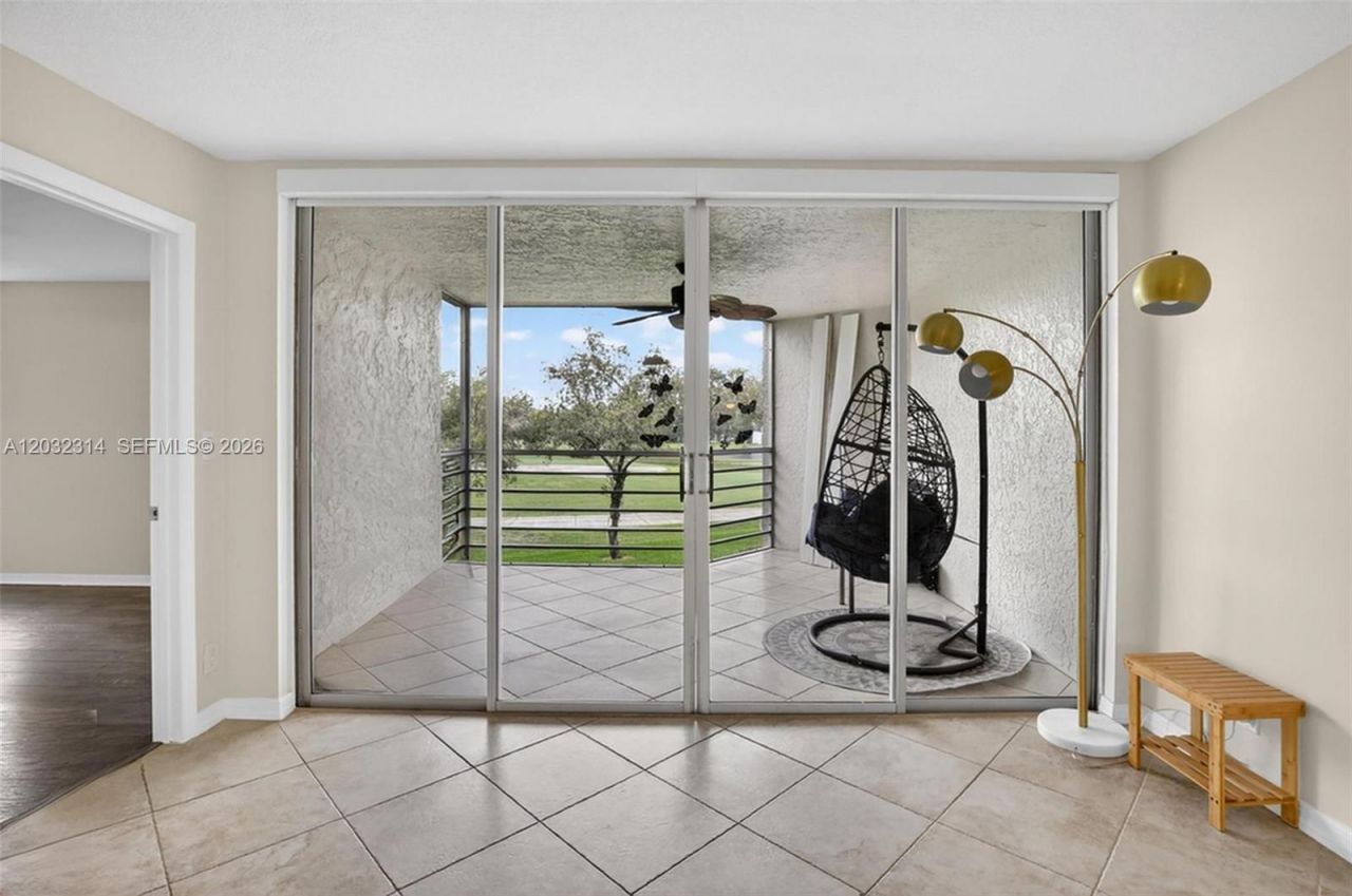 1911 Sabal Palm Dr , Unit 202, Davie, FL 33324 Photo