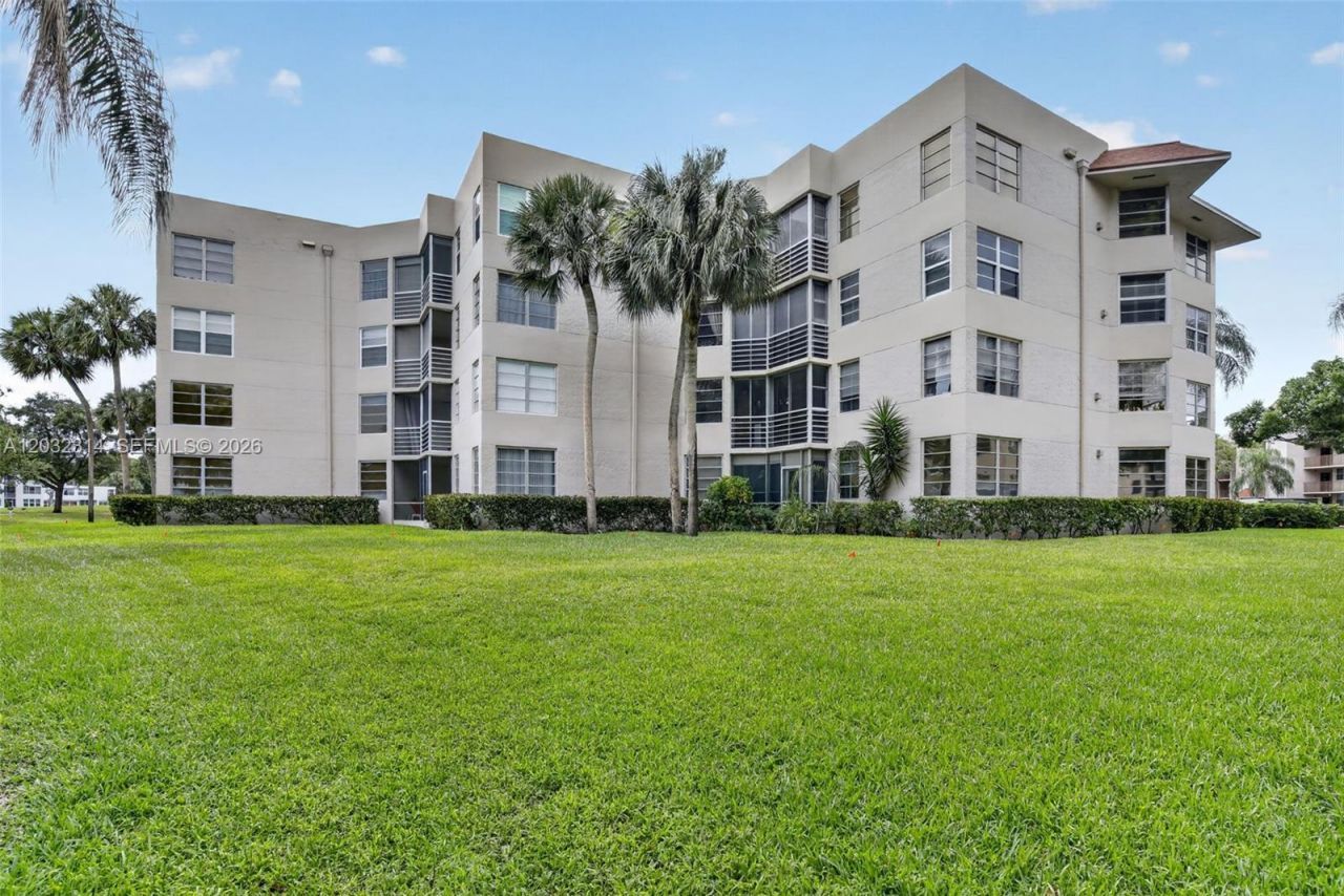 1911 Sabal Palm Dr , Unit 202, Davie, FL 33324 Photo