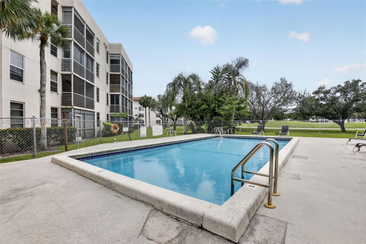 1911 Sabal Palm Dr , Unit 202, Davie, FL 33324 Photo