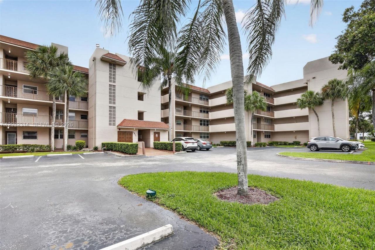1911 Sabal Palm Dr , Unit 202, Davie, FL 33324 Photo