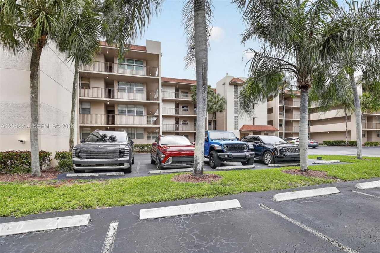 1911 Sabal Palm Dr , Unit 202, Davie, FL 33324 Photo