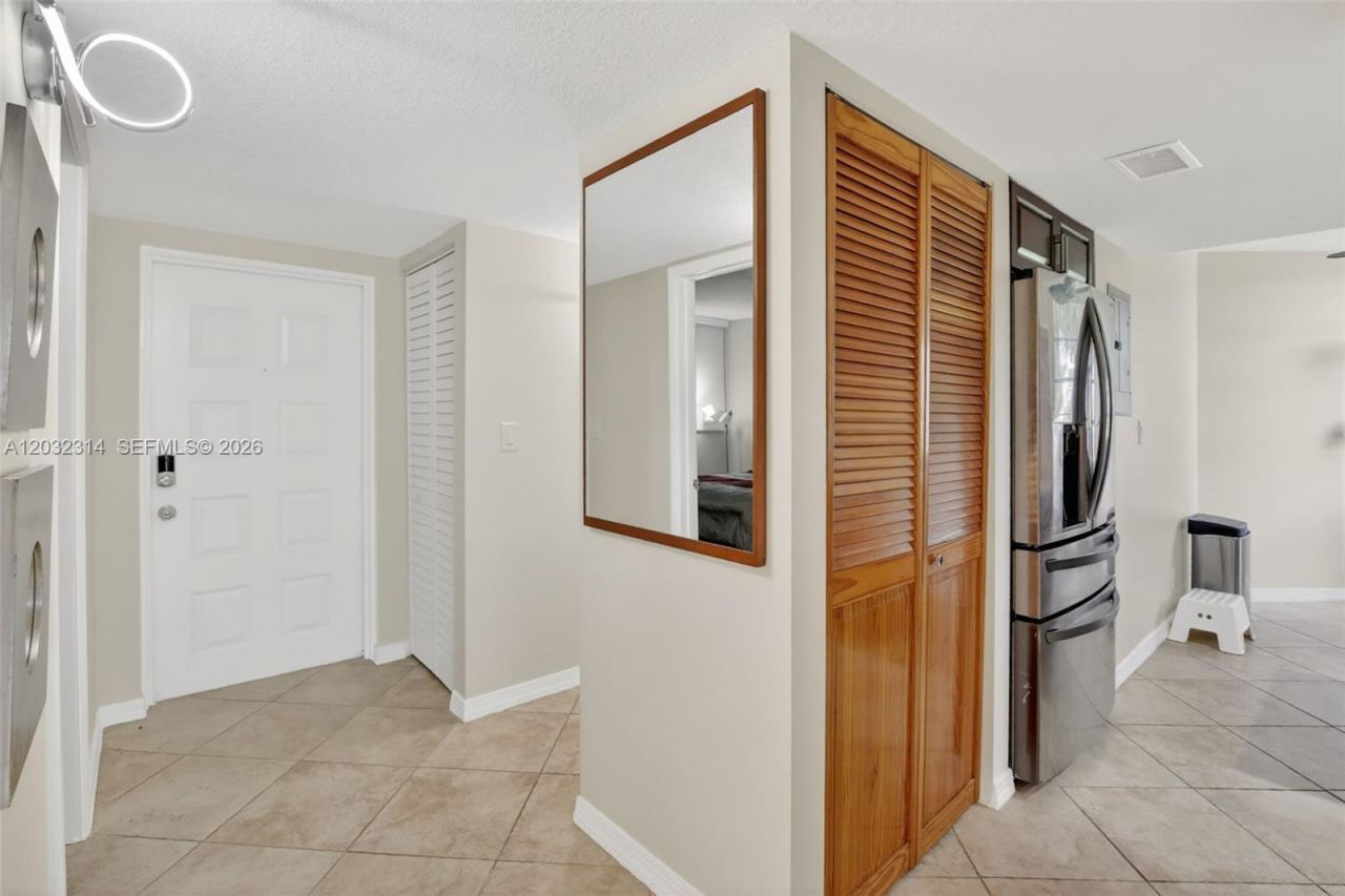 1911 Sabal Palm Dr , Unit 202, Davie, FL 33324 Photo