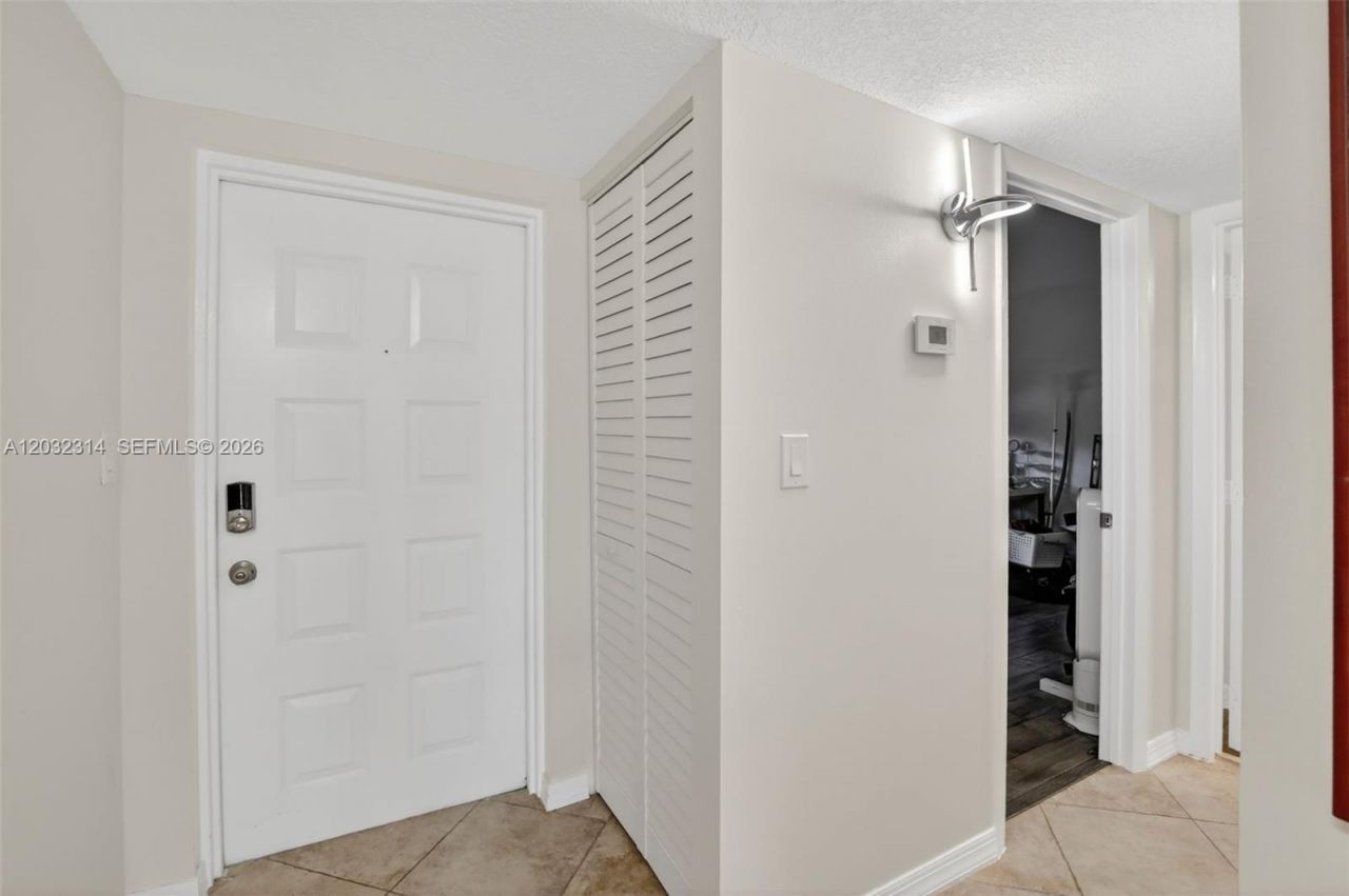 1911 Sabal Palm Dr , Unit 202, Davie, FL 33324 Photo