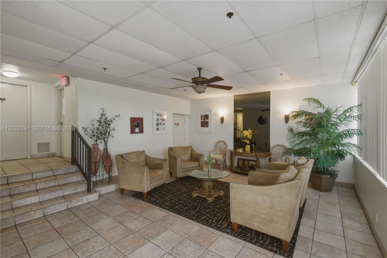 3000 N Ocean Blvd , Unit 303, Fort Lauderdale, FL 33308 Photo