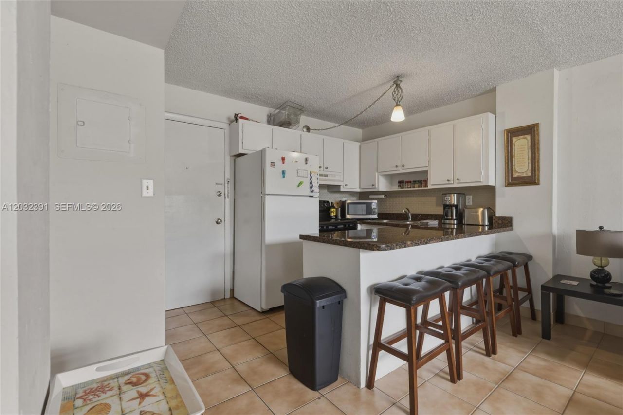 3000 N Ocean Blvd , Unit 303, Fort Lauderdale, FL 33308 Photo