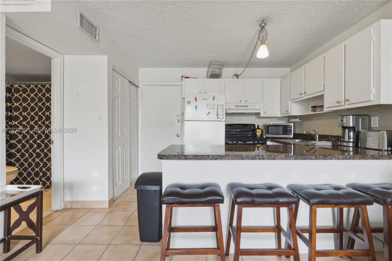 3000 N Ocean Blvd , Unit 303, Fort Lauderdale, FL 33308 Photo
