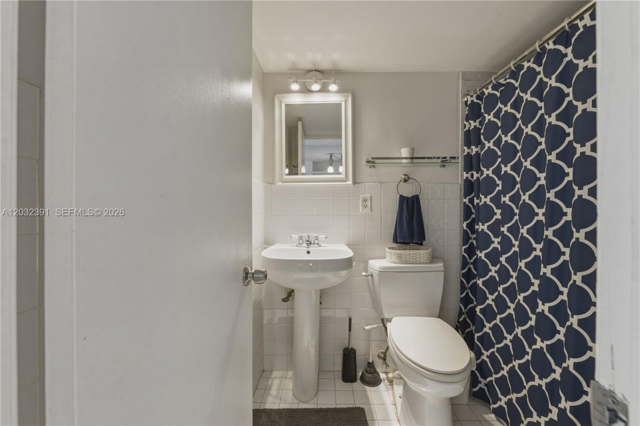 3000 N Ocean Blvd , Unit 303, Fort Lauderdale, FL 33308 Photo