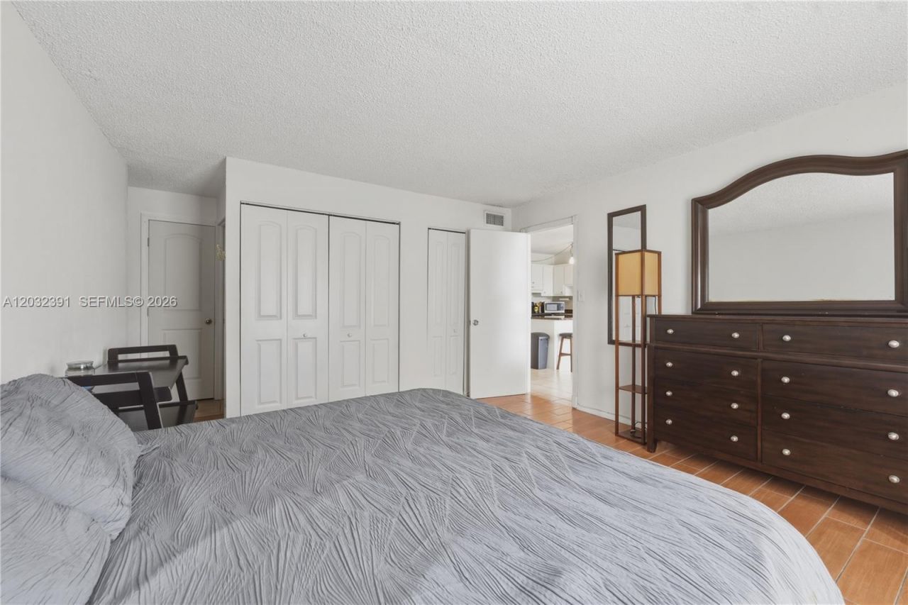 3000 N Ocean Blvd , Unit 303, Fort Lauderdale, FL 33308 Photo