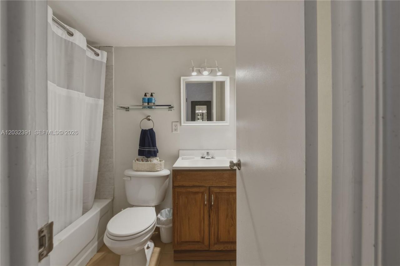 3000 N Ocean Blvd , Unit 303, Fort Lauderdale, FL 33308 Photo