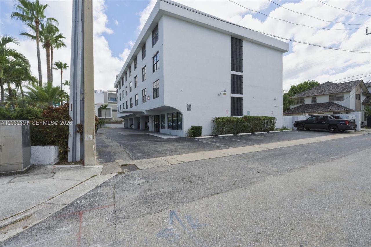 3000 N Ocean Blvd , Unit 303, Fort Lauderdale, FL 33308 Photo