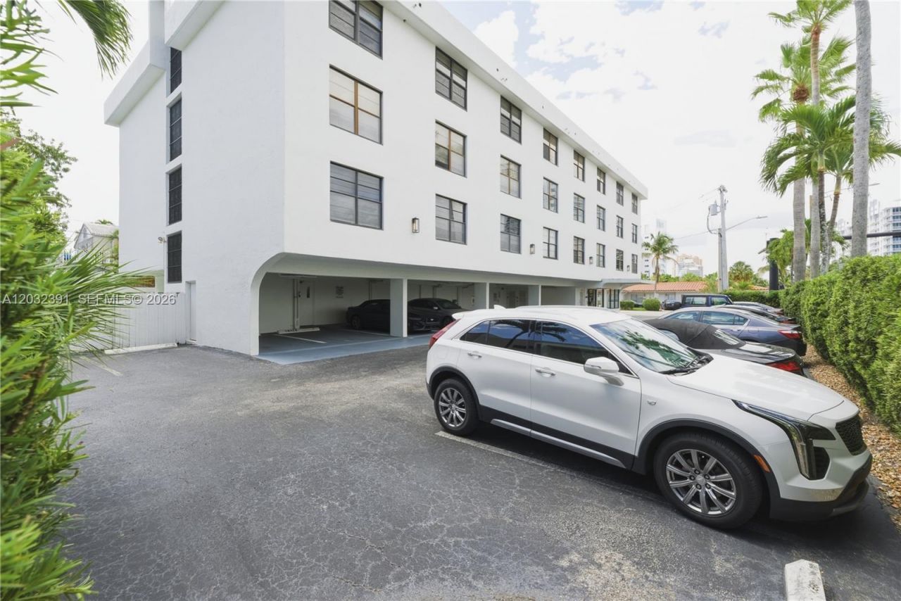 3000 N Ocean Blvd , Unit 303, Fort Lauderdale, FL 33308 Photo