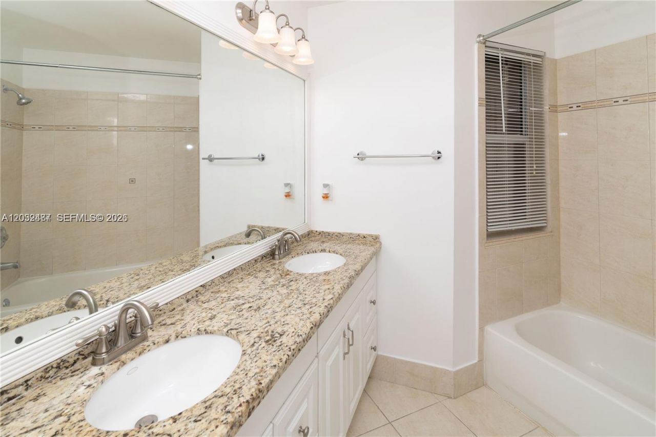 16236 NW 18th St, Pembroke Pines, FL 33028 Photo
