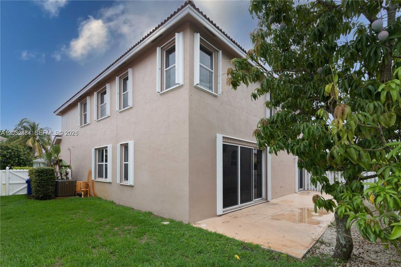 16236 NW 18th St, Pembroke Pines, FL 33028 Photo