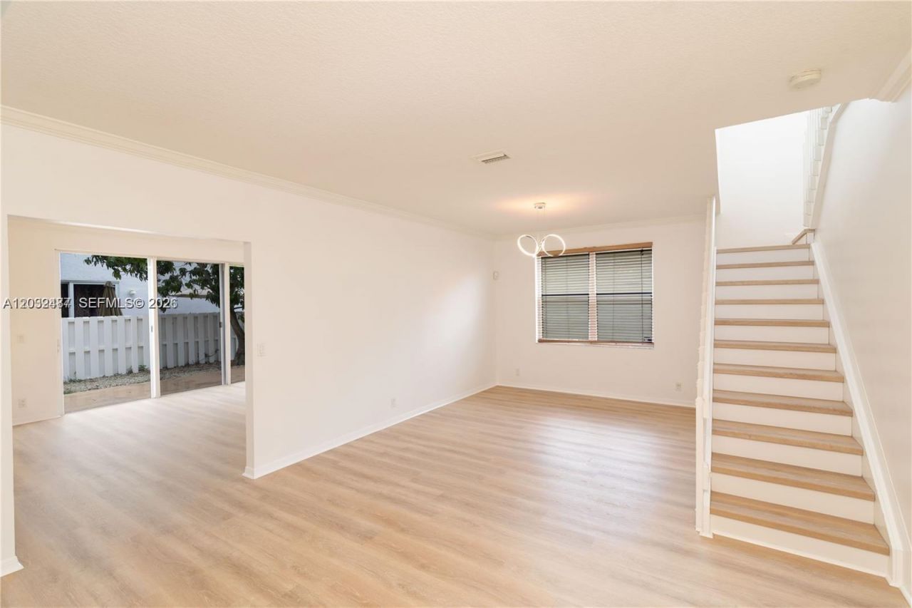 16236 NW 18th St, Pembroke Pines, FL 33028 Photo