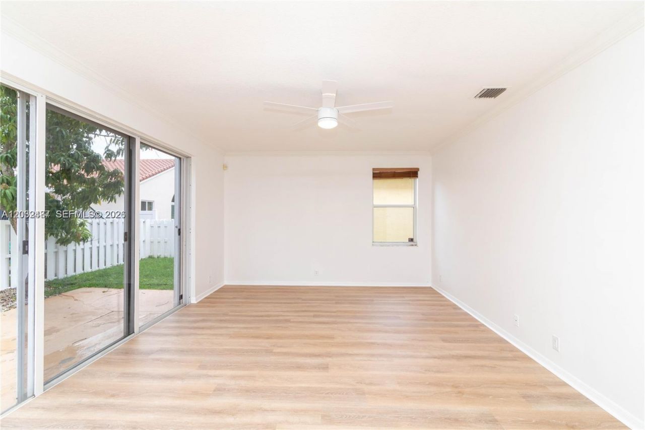 16236 NW 18th St, Pembroke Pines, FL 33028 Photo