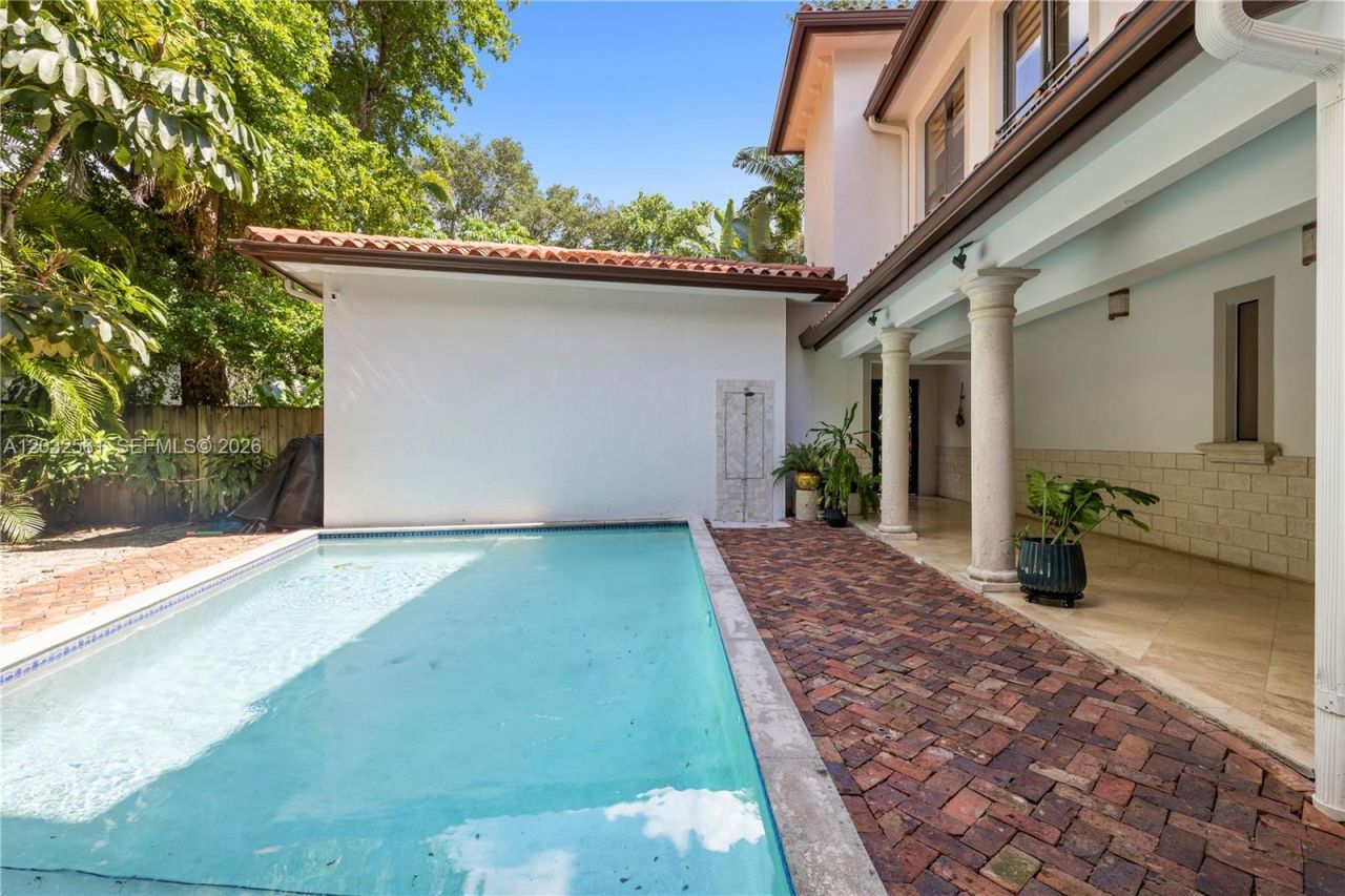 6550 SW 75th Ter, South Miami, FL 33143 Photo