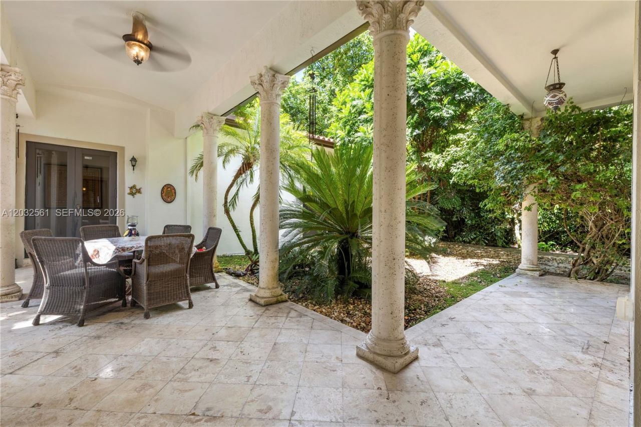 6550 SW 75th Ter, South Miami, FL 33143 Photo