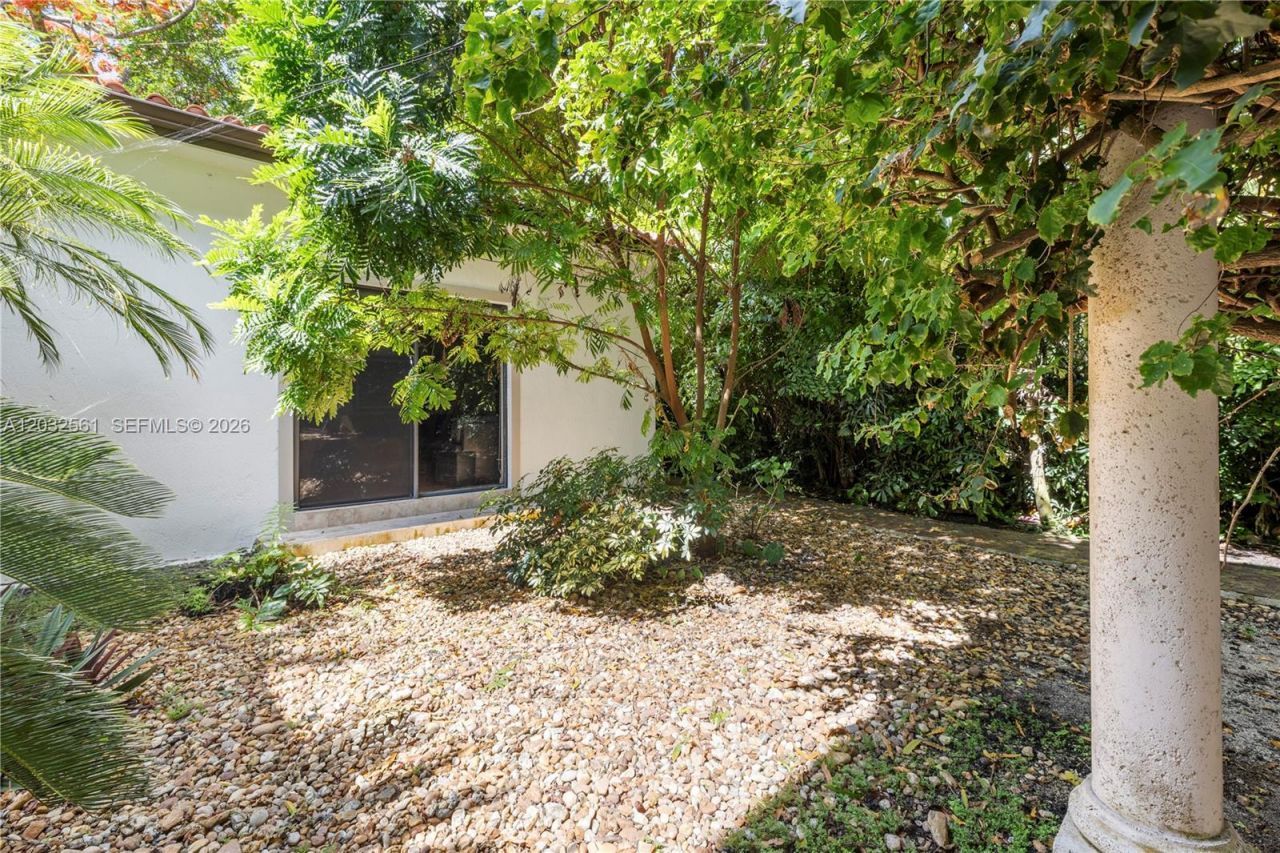 6550 SW 75th Ter, South Miami, FL 33143 Photo
