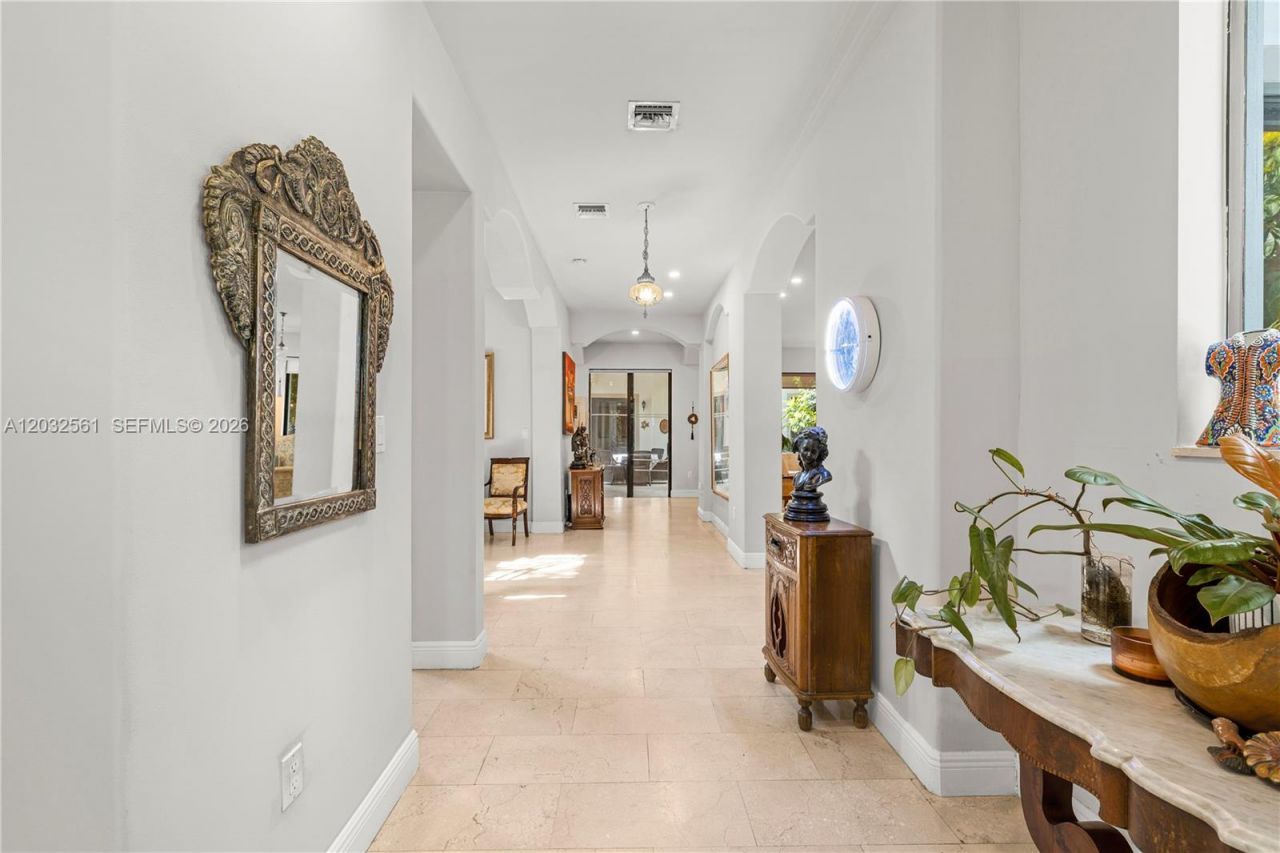 6550 SW 75th Ter, South Miami, FL 33143 Photo