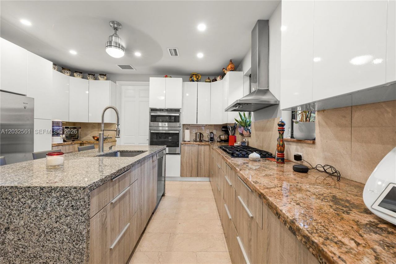 6550 SW 75th Ter, South Miami, FL 33143 Photo