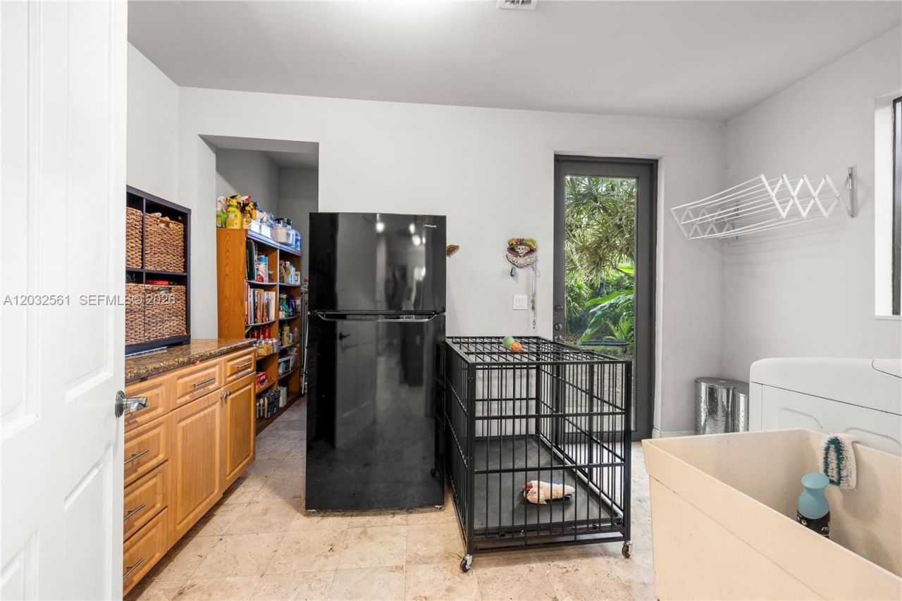 6550 SW 75th Ter, South Miami, FL 33143 Photo