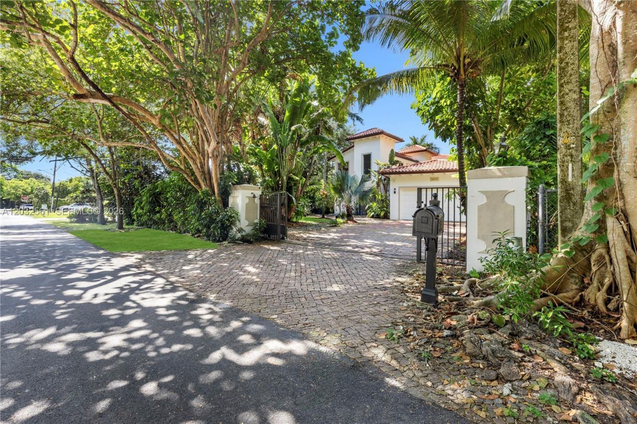 6550 SW 75th Ter, South Miami, FL 33143 Photo